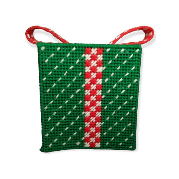 Vintage Handmade Plastic Canvas  & Yarn Christmas Present Tissue Cover - Picture 1 of 8